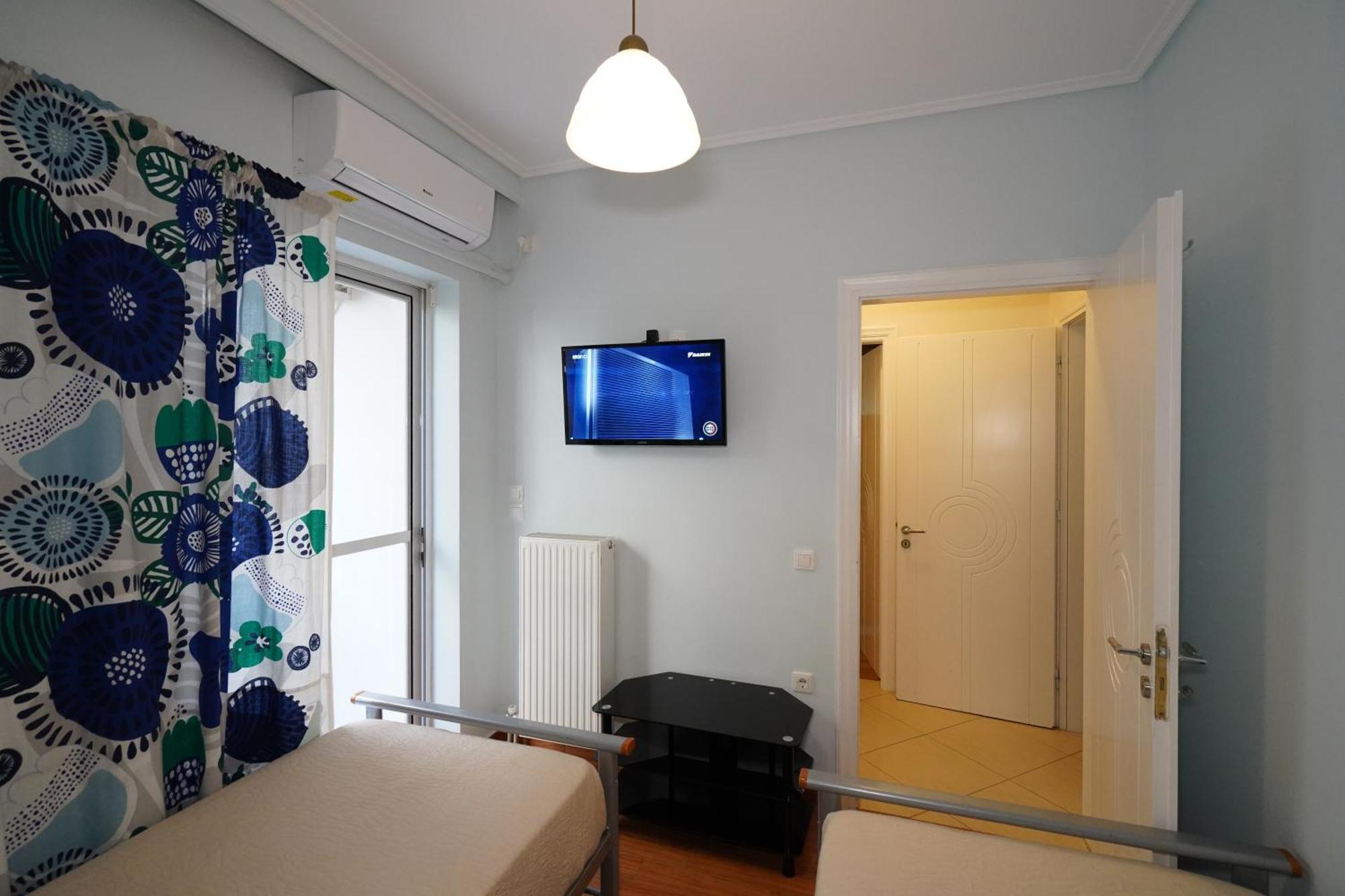 Garden Apartment Next To The Mall -Private Parking Athena Bagian luar foto