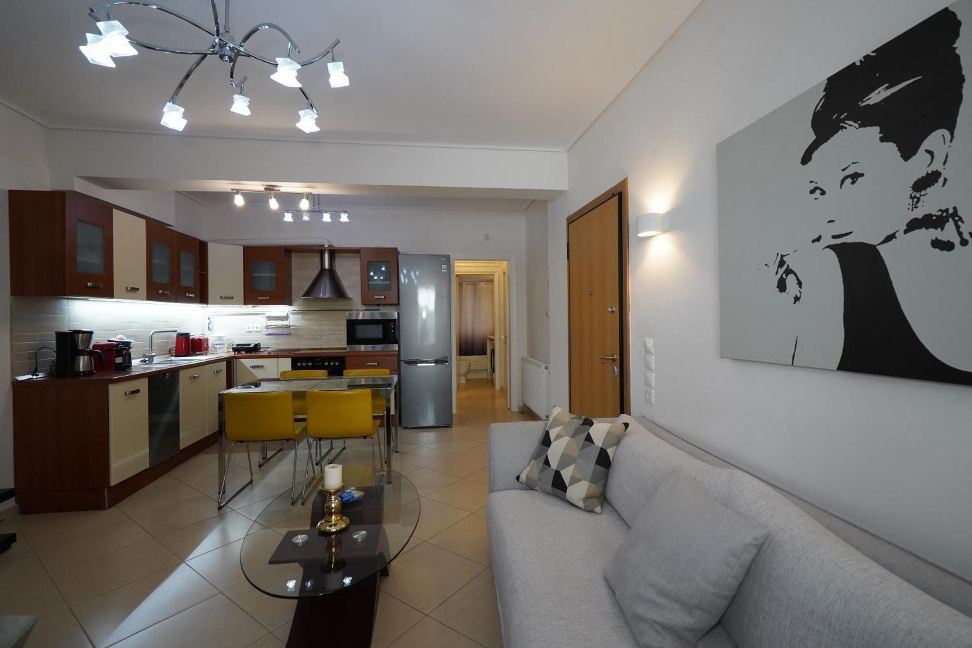 Garden Apartment Next To The Mall -Private Parking Athena Bagian luar foto