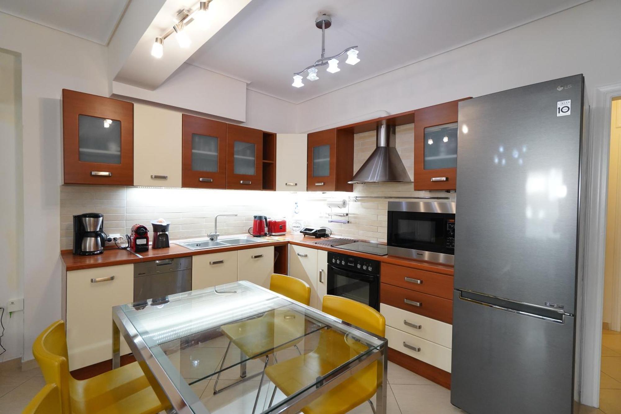 Garden Apartment Next To The Mall -Private Parking Athena Bagian luar foto