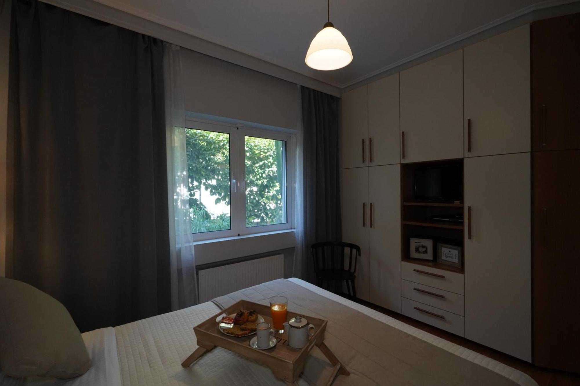 Garden Apartment Next To The Mall -Private Parking Athena Bagian luar foto